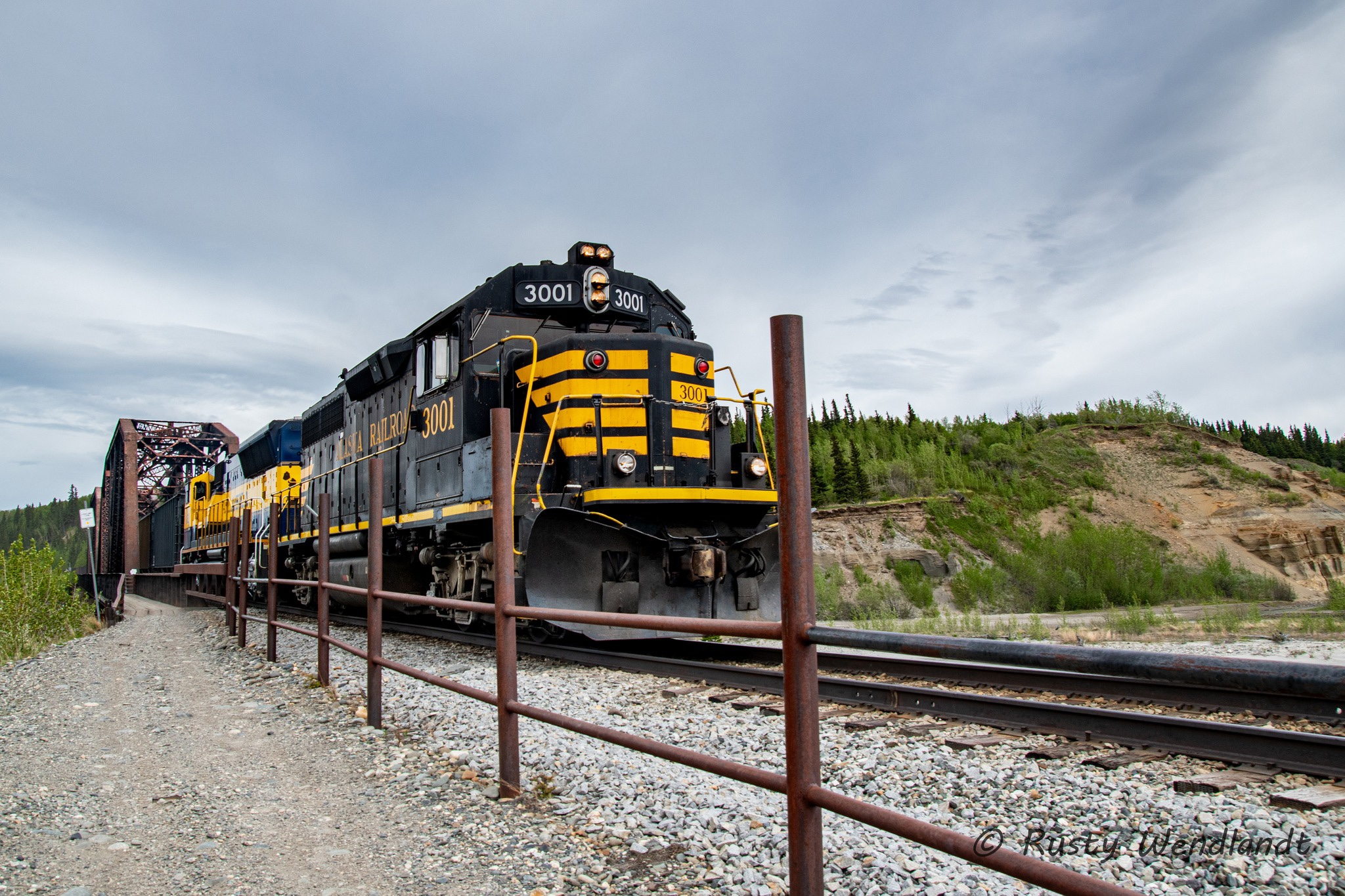 GP40 #3001 at Ferry Bridge